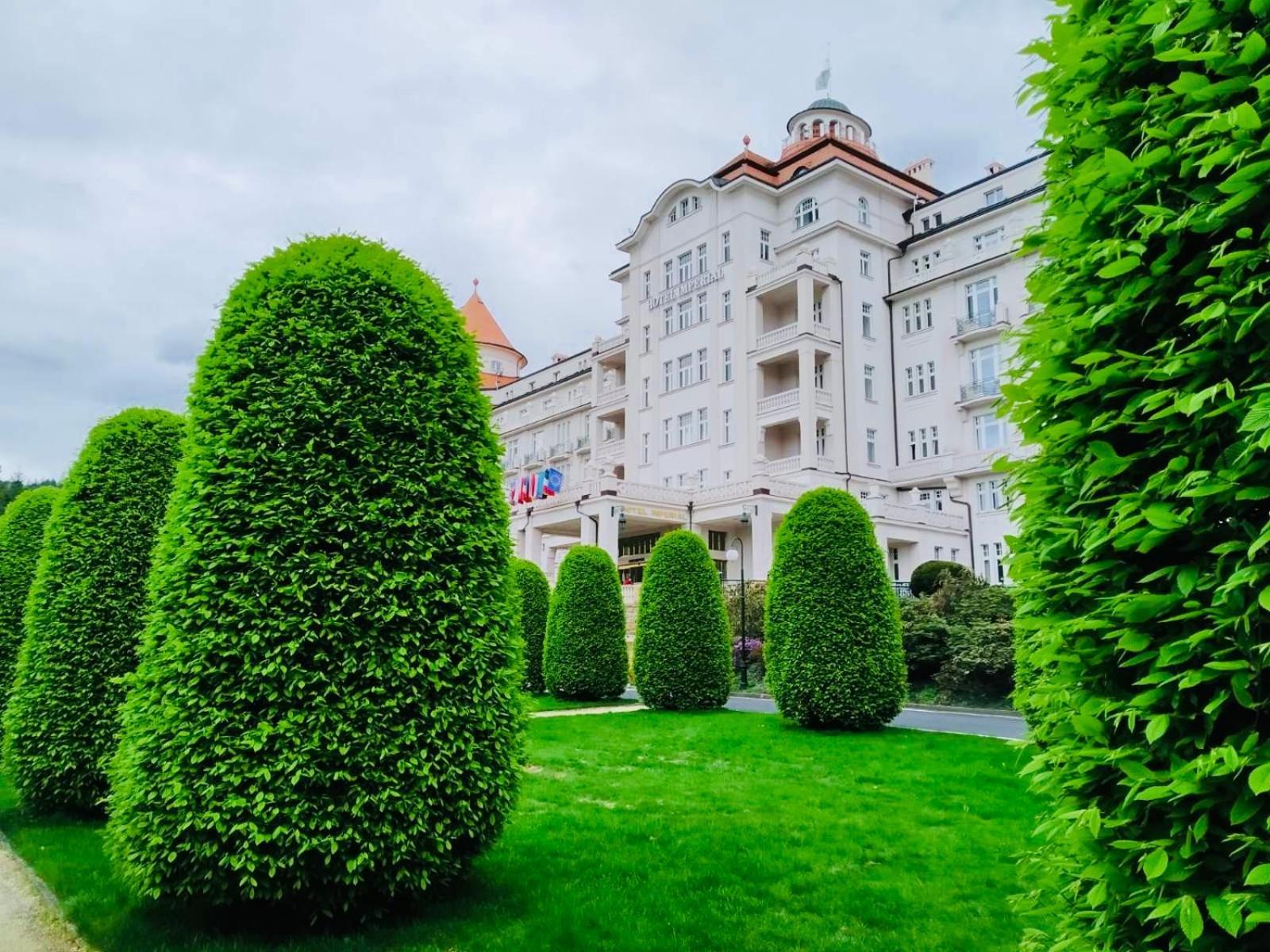 Artflora Kv Premium Apartment Karlovy Vary Exterior photo